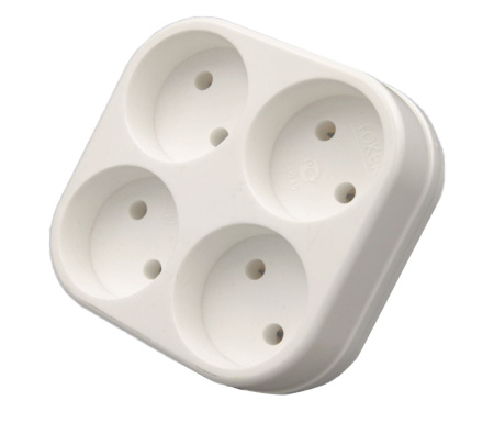 Разветвитель 4 - розет. (Т-образный, 6А)